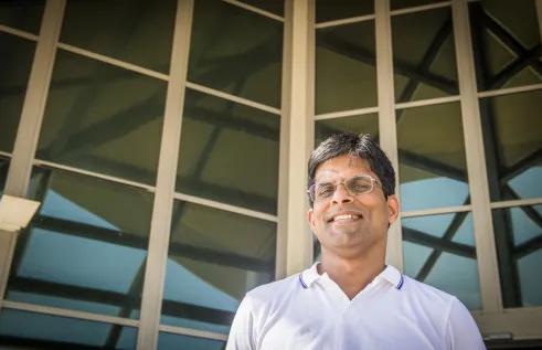 Charles Darwin University (CDU) is taking essential steps toward a hydrogen industry in the NT by purchasing a Hydrogen Energy Storage System to test and evaluate hydrogen electrolysers and fuel-cells integrated into a power network at CDU’s Grid Testing Facility.
